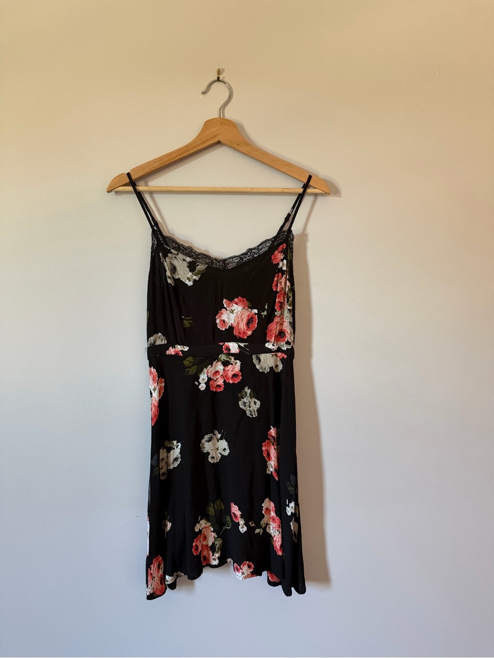 90s style Black Floral Lace-Trim Slip Dress